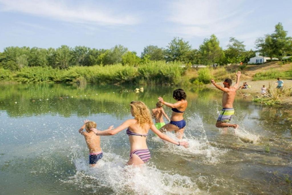 Mobil Home Tout Confort 6 Personnes Climatise Au Pied Du Luberon 拉罗克当泰龙 外观 照片